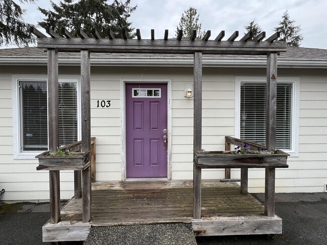 Photo - 103 E Grand St