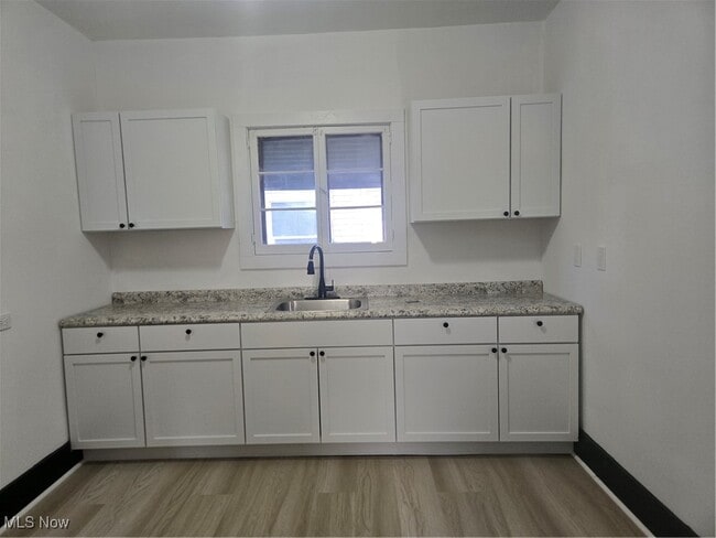 Building Photo - 3615 Spokane Ave Unit 1-2