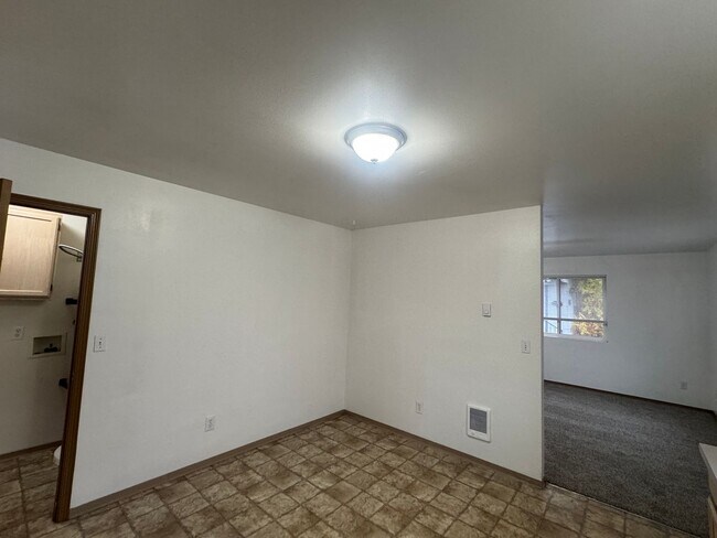 Photo - y90312 Unit 1