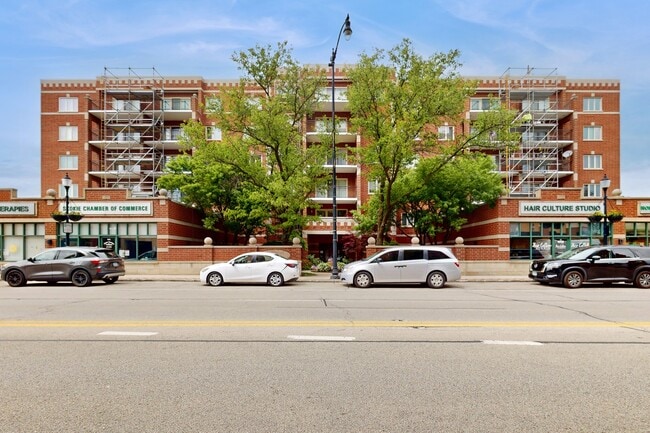 Photo - 5000 Oakton St Unidad 602 Rental