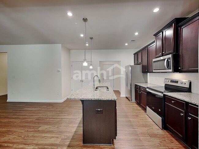 Photo - 701 Woodall Rd