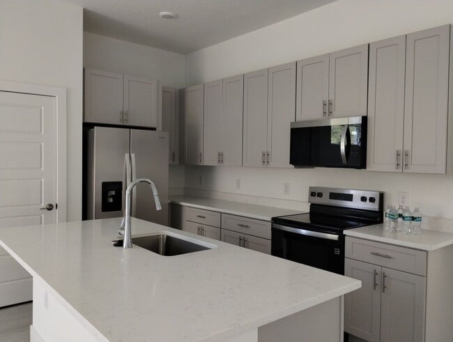 Photo - FOR RENT – Brand New 2025 Duplex!
