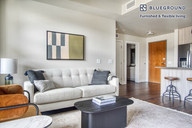 Photo - 985 Albion St Unidad FL4-ID140