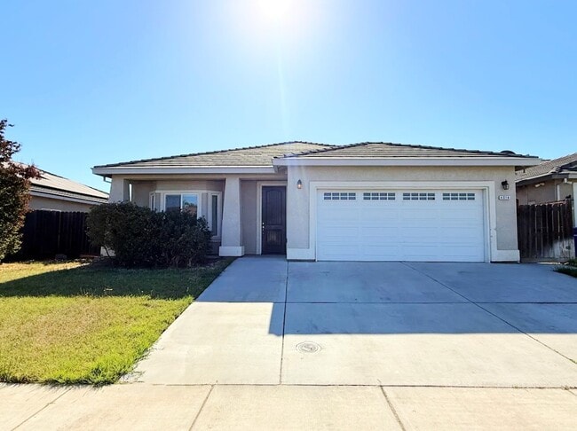 Building Photo - 4014 Cinnabar Ave