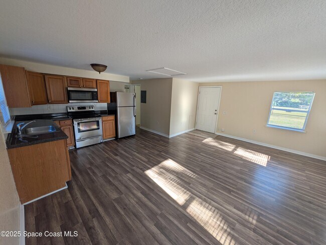 Photo - 1565 Violet Ave Unit D