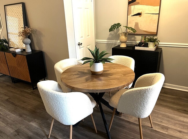 An open dining space designed for everyday meals and easy hosting.