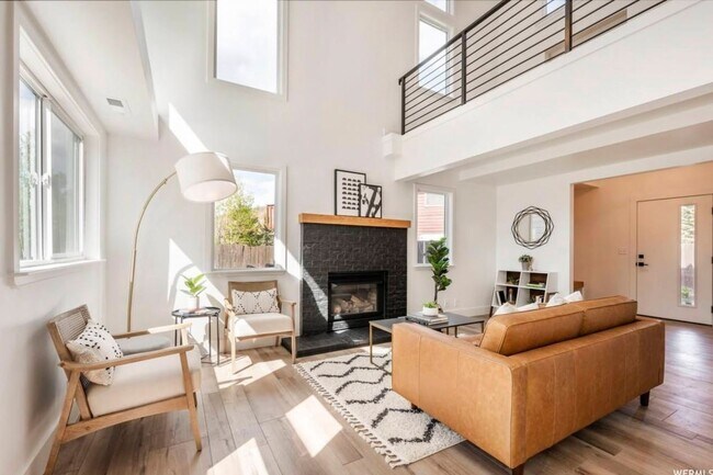 Photo - Designer Prospector Townhome