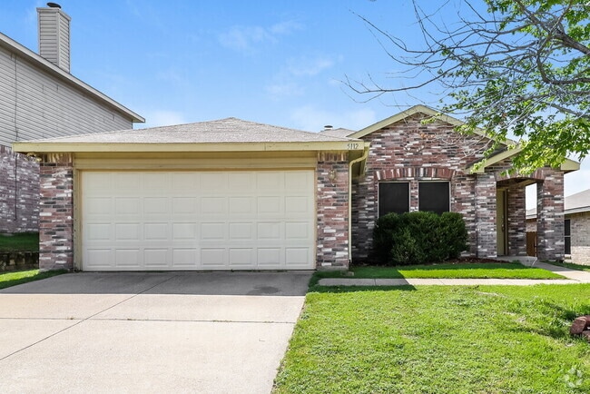 Building Photo - 5112 Royal Burgess Dr Rental