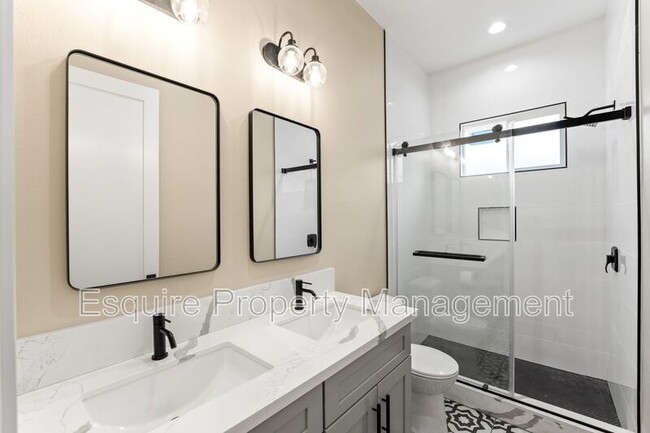 Photo - 549 Carty Dr