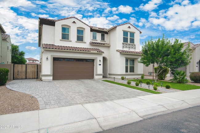 Building Photo - 947 E Ladbroke Way Rental