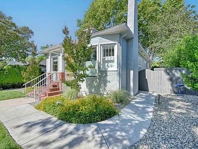 Photo - Beautiful vintage home