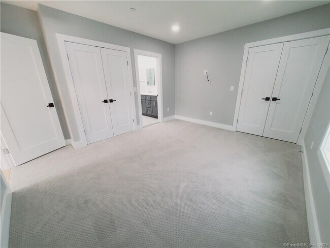 Photo - 492 Glenbrook Rd Unit C