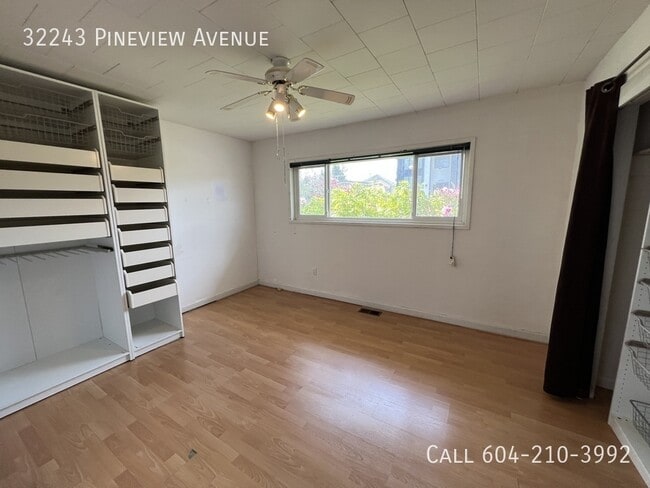 Photo - Bright 3 Bedroom Home with Large Shop!
