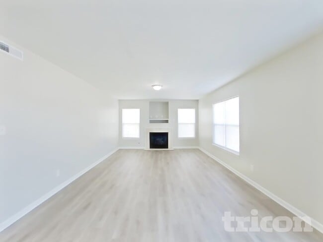 Photo - 1003 Pine Ridge Way