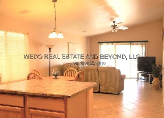 Photo - 687 E Baylor Ln