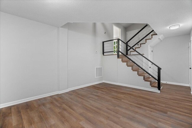 Photo - 1844 Brier Ln
