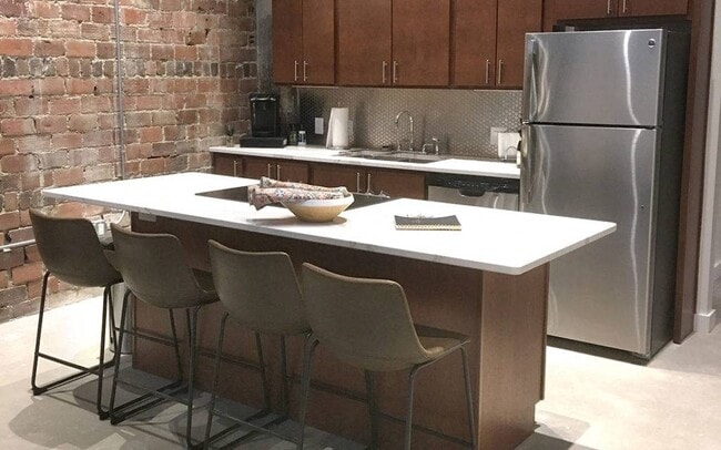 Photo - Clemens Building