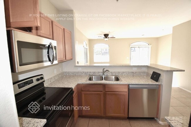Photo - 421 N 168th Ln
