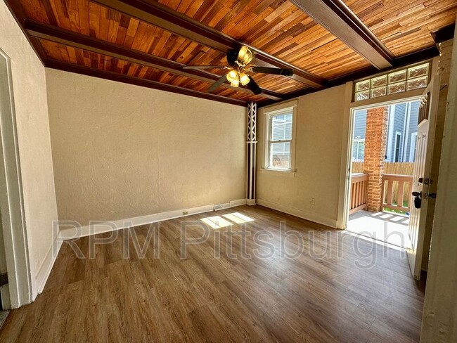 Building Photo - 817 N Sheridan Ave Rental