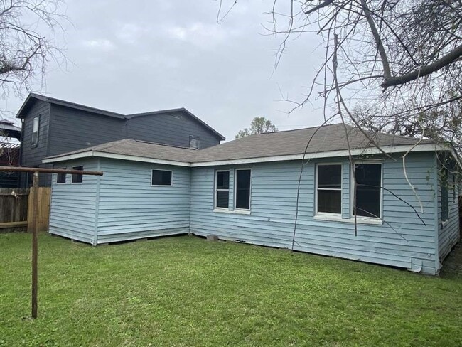 Building Photo - 5424 San Juan St