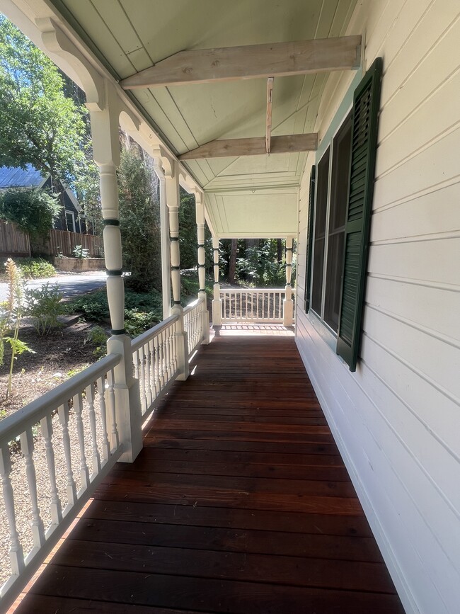 Photo - 228 B St