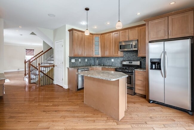 Building Photo - Four Bed Point Breeze Home