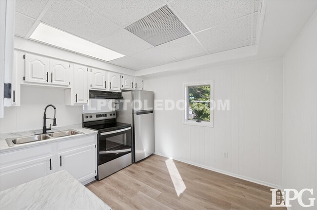 Photo - 4013 Caroline Ave