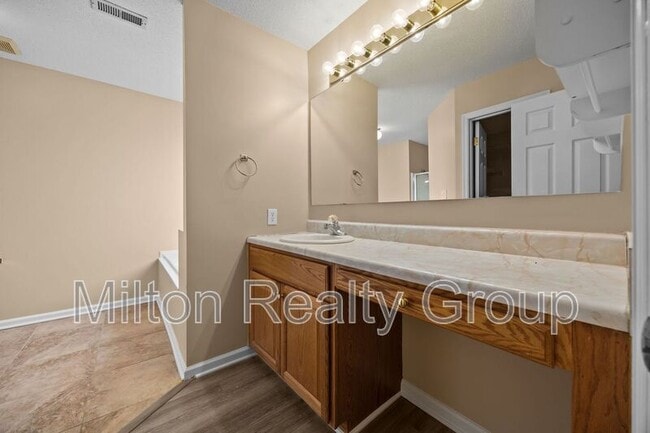 Photo - 101 Fairwoods Ct