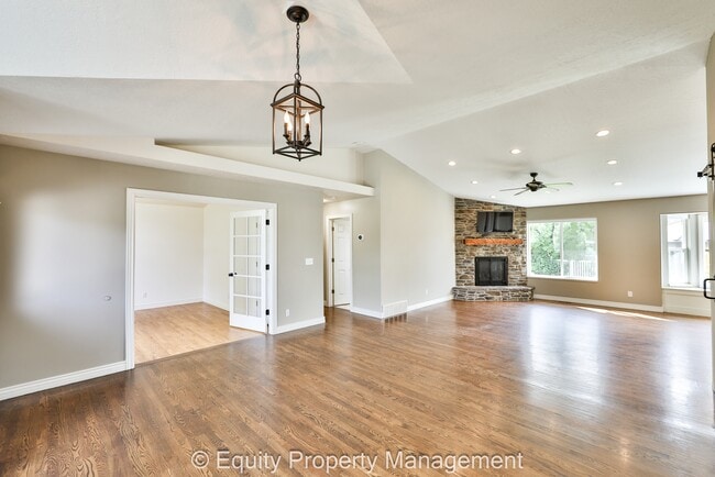Photo - 10787 N 5800 W St