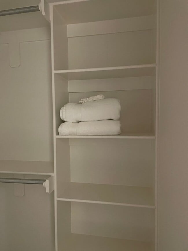 Photo - Fully Furnished 3 bed 2 bath, AVAILABLE March 1st!