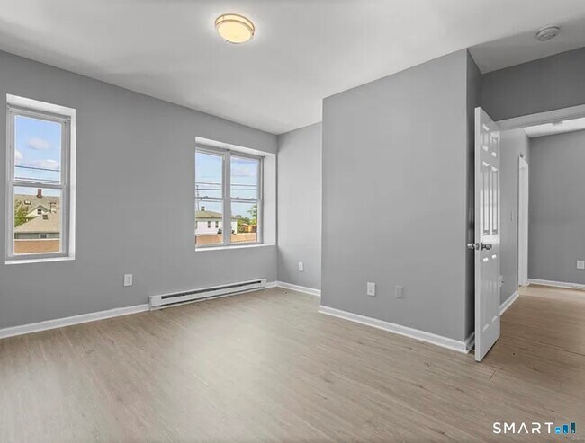 Photo - 31 Whittier St