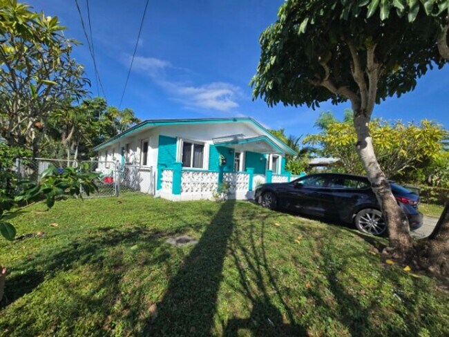 Photo - Comfortable Oakland Park Living - 3BR with Outdoor Space