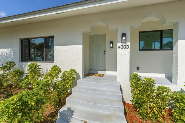 4003 S Indian River Dr