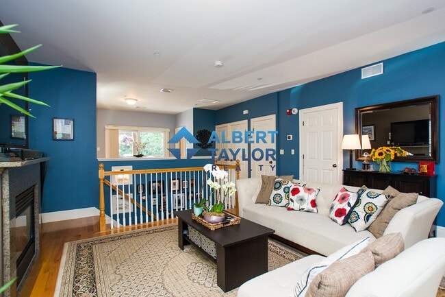 Photo - 111 Pleasant St Unit 2