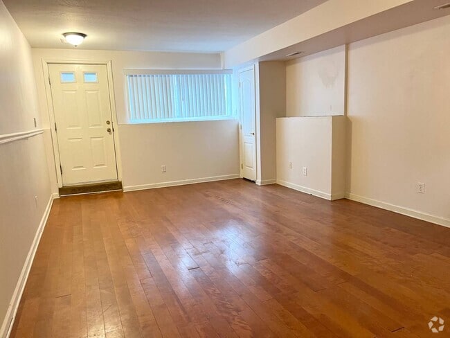 Building Photo - 35 Chesterfield Ln Rental