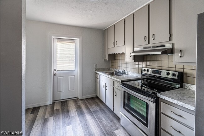 Photo - 2352 Sunnyview Dr