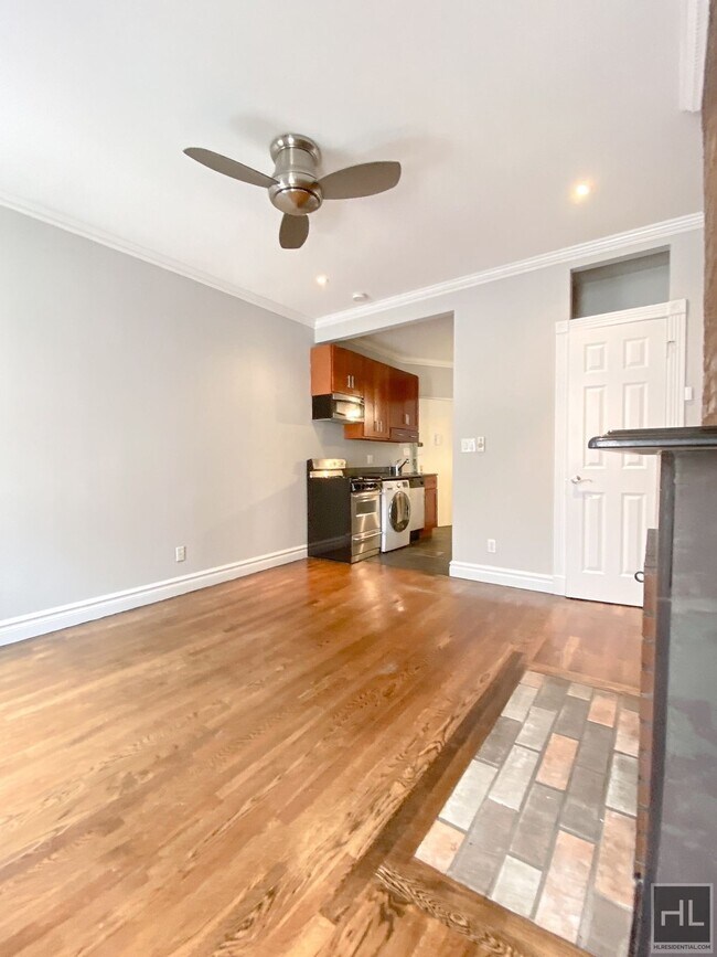 Photo - LEROY ST. Unit 4D