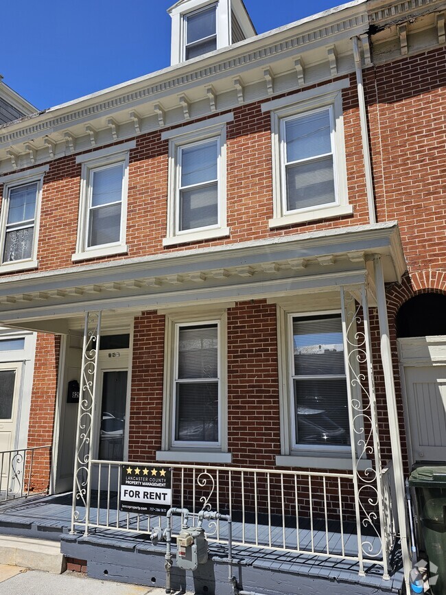 Building Photo - 829 Willow St Rental