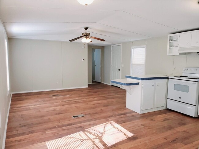 Photo - 401 S Woodson St