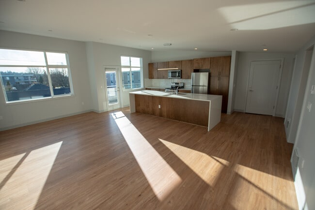 Building Photo - 303 Edmonds St Unit 302