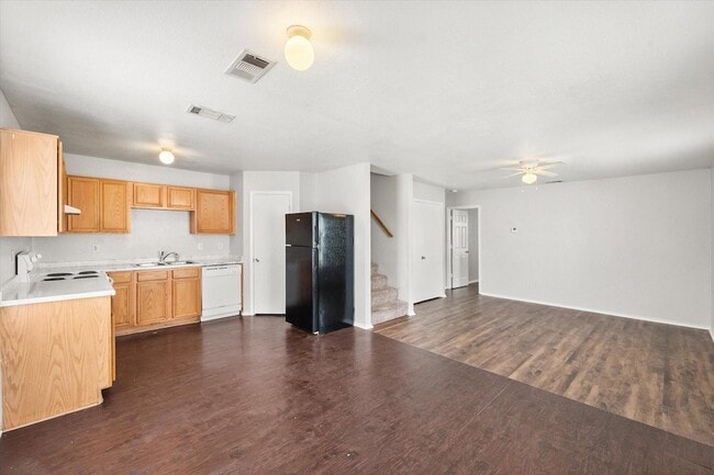 Photo - 404 Kings Way Dr