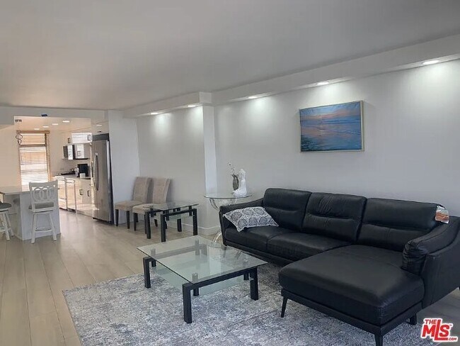 Photo - 4265 Marina City Dr Unit 907