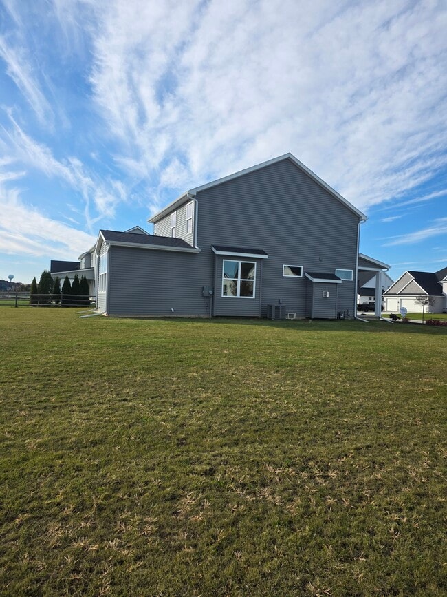 Photo - 9425 Newbury Ln