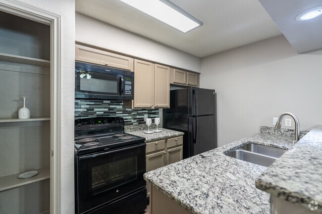2BR, 2BA - 842SF - Kitchen - The Brix Apartments