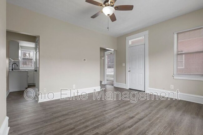 Photo - 831 Studer Ave