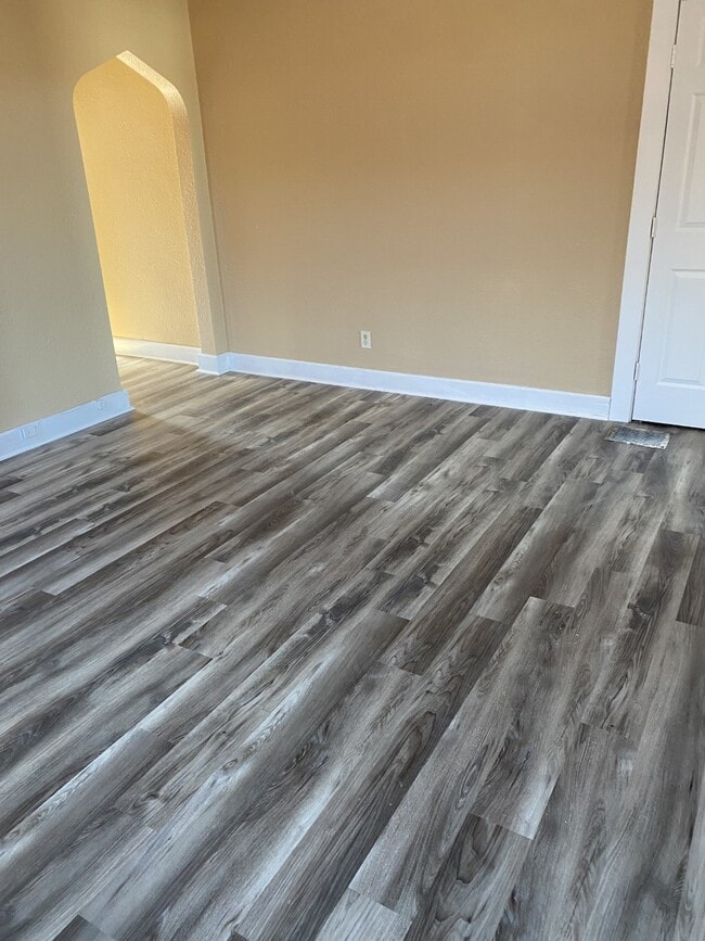 Photo - 1502 Jules St