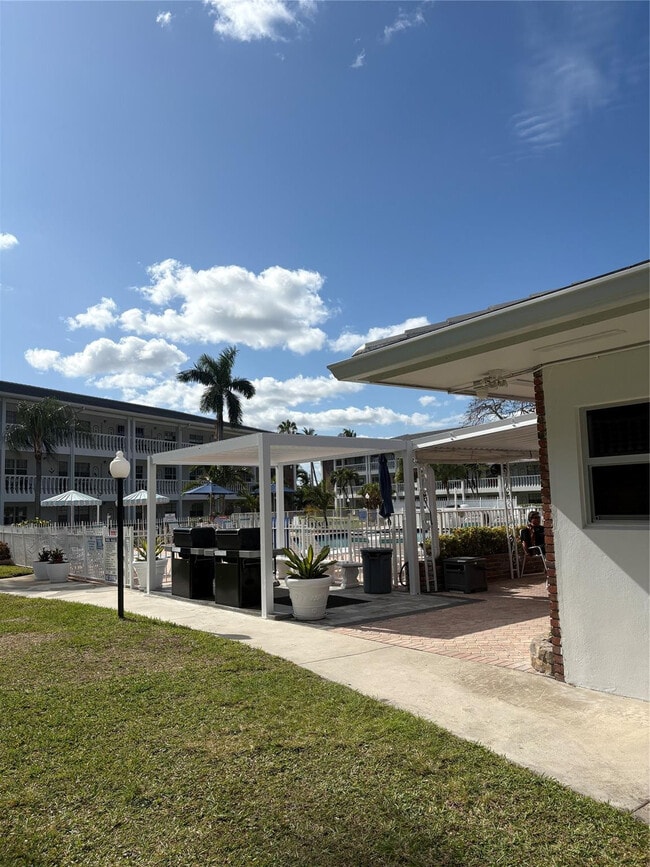 Photo - 2455 NE 51st St Unit 207