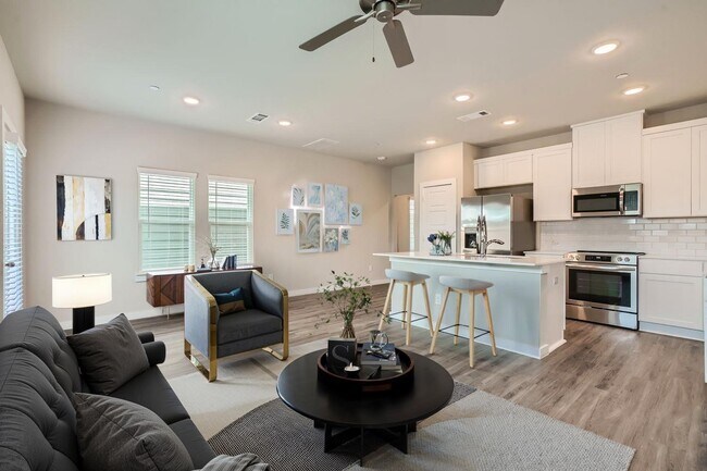 Photo - 430 S Centro Cir
