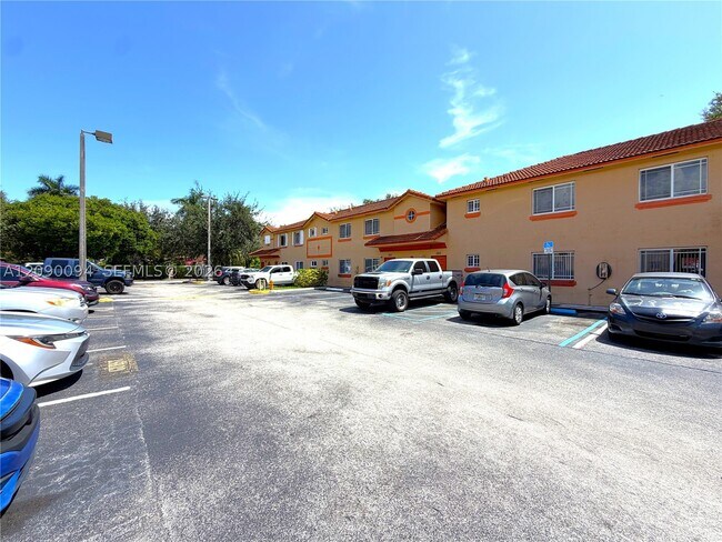 Photo - 17302 NW 74th Ave Unit 101