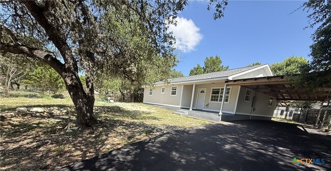 Photo - 560 Wickford Way